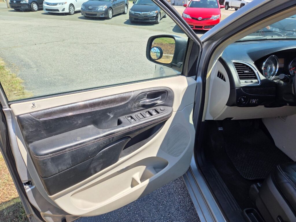 2016 Chrysler Town & Country Touring