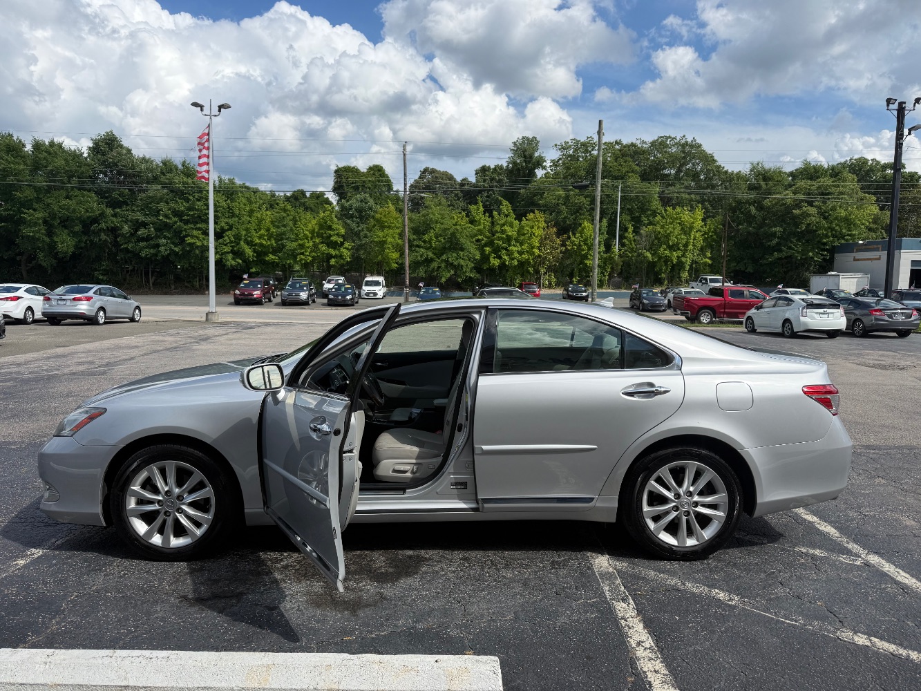 2010 Lexus ES 350's photo