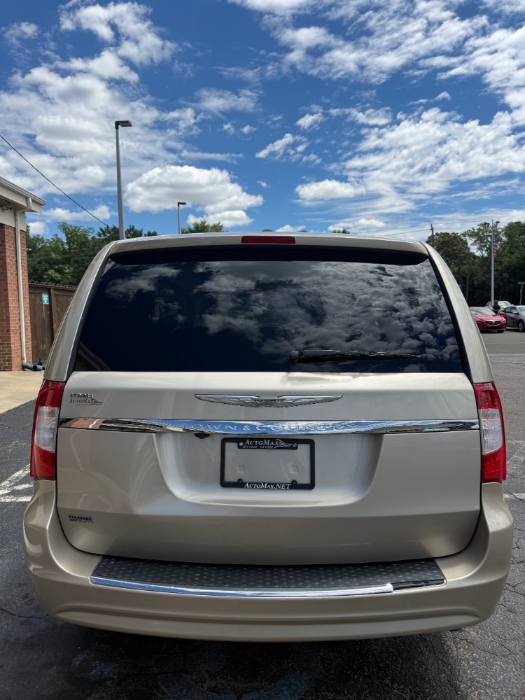 2016 Chrysler Town & Country Touring