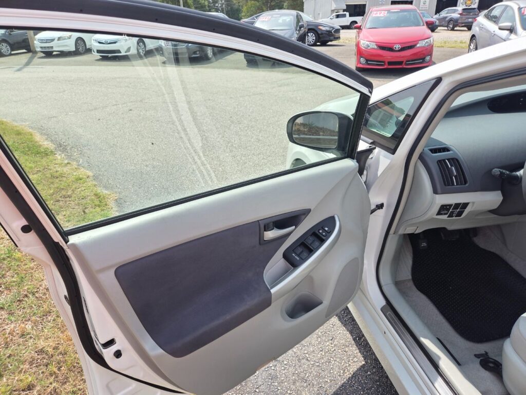 2010 Toyota Prius III