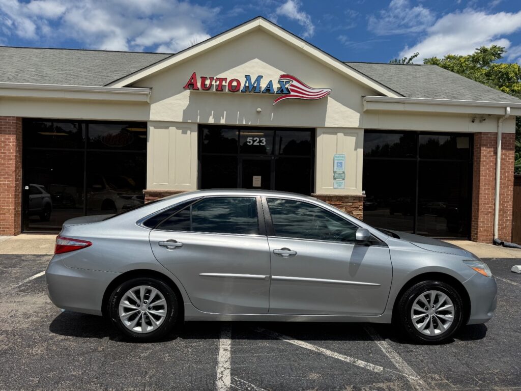 2017 Toyota Camry XLE | SE | LE | XSE