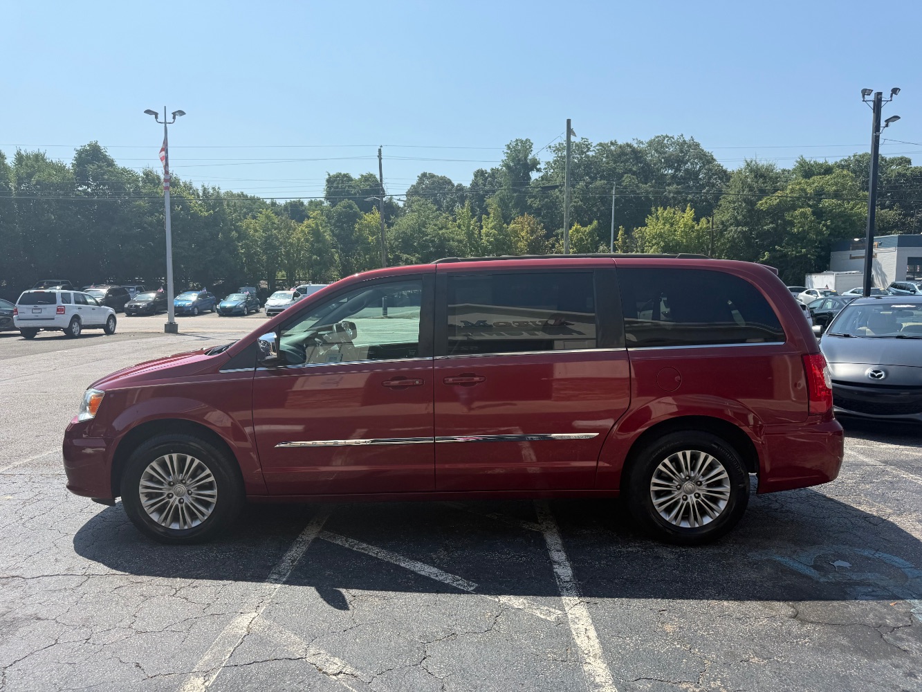 2015 Chrysler Town & Country Touring-L's photo