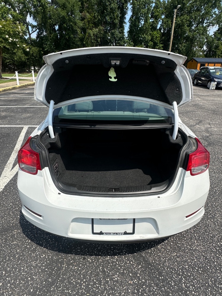 2015 Chevrolet Malibu Fleet - Photo 19