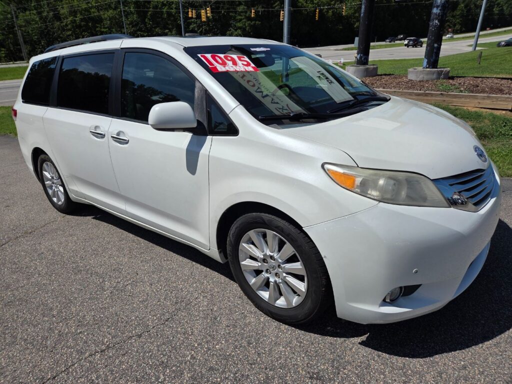 2011 Toyota Sienna XLE V6