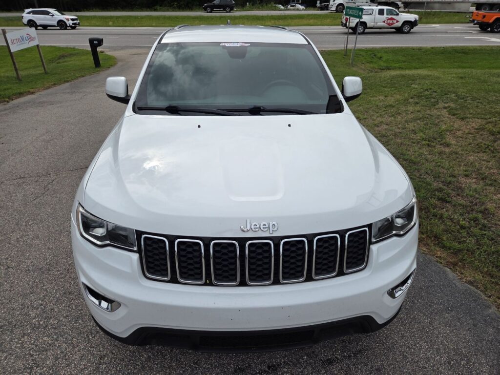 2017 Jeep Grand Cherokee Laredo 4x2
