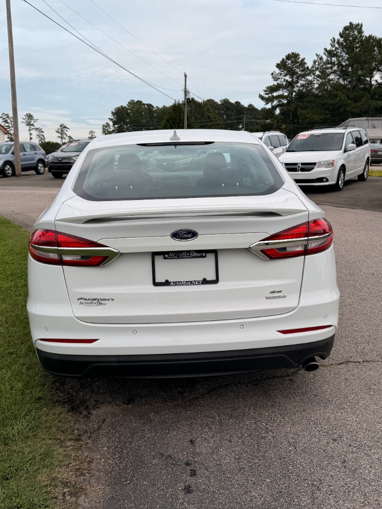 2020 Ford Fusion SE