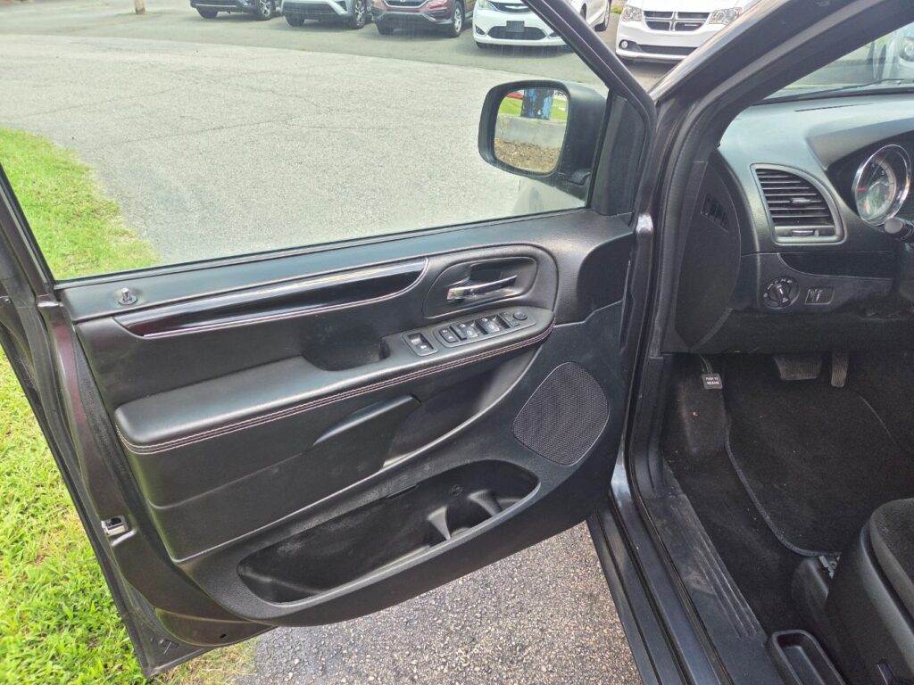 2018 Dodge Grand Caravan SE Plus