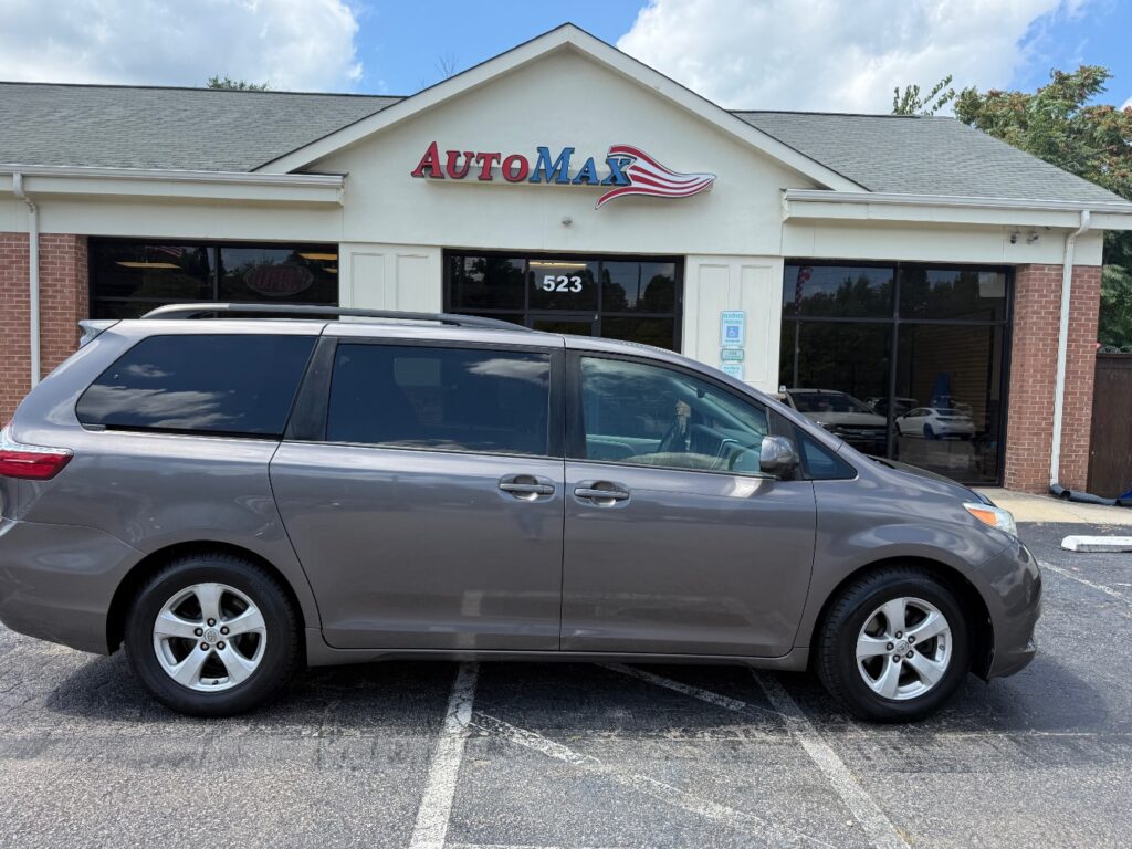 2017 Toyota Sienna LE