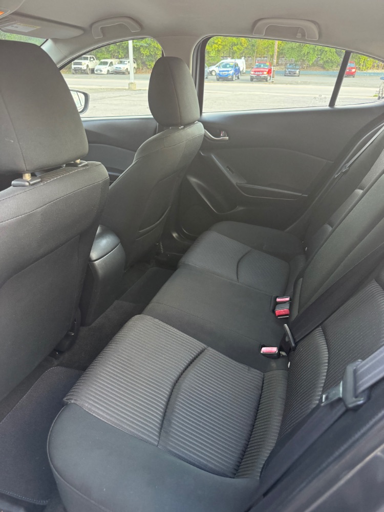 2016 Mazda 3 i Sport