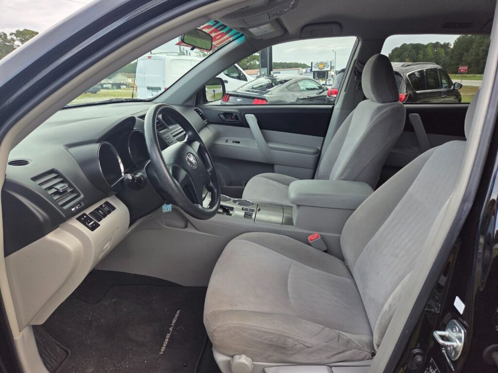 2012 Toyota Highlander SE