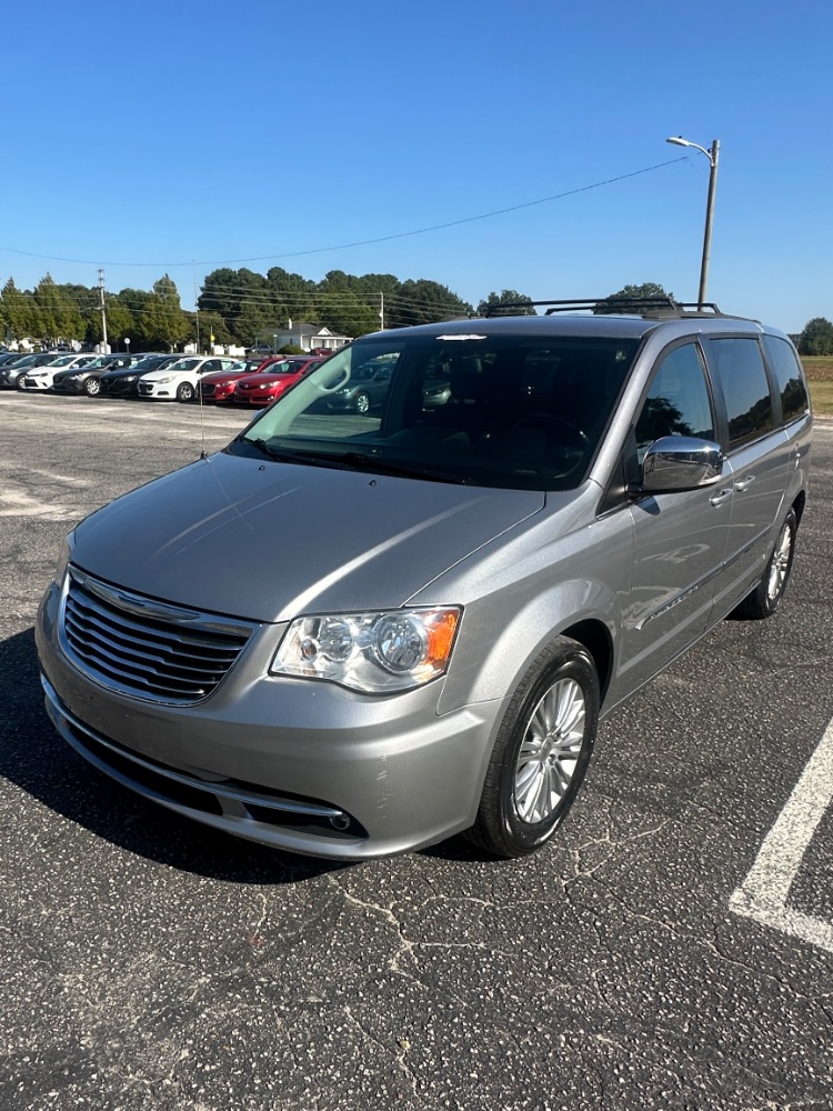 2015 Chrysler Town & Country Touring-L