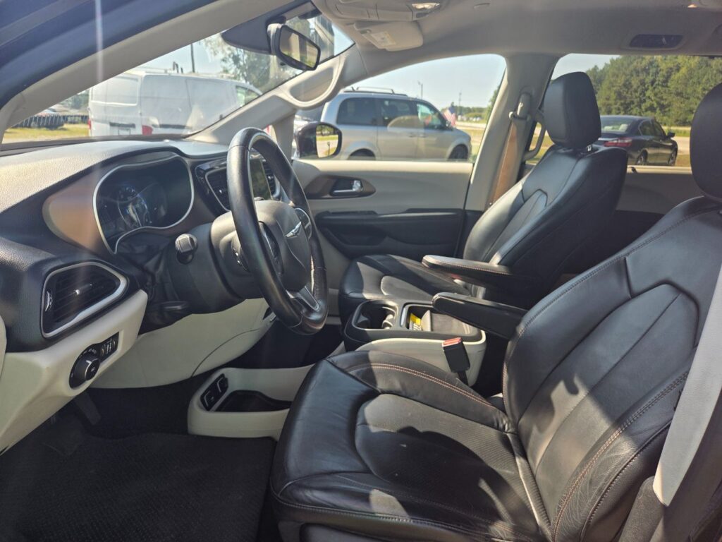 2017 Chrysler Pacifica Touring-L