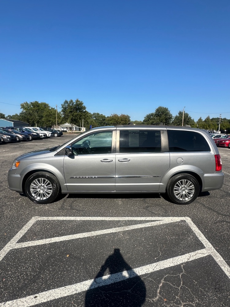 2015 Chrysler Town & Country Touring-L