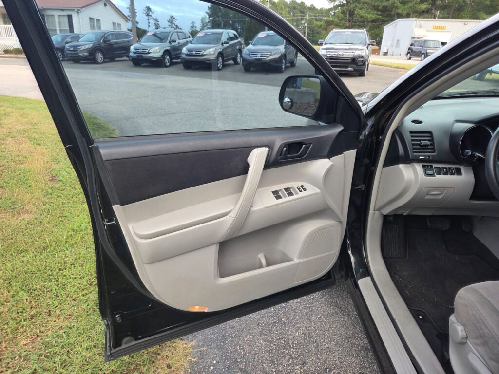 2012 Toyota Highlander SE