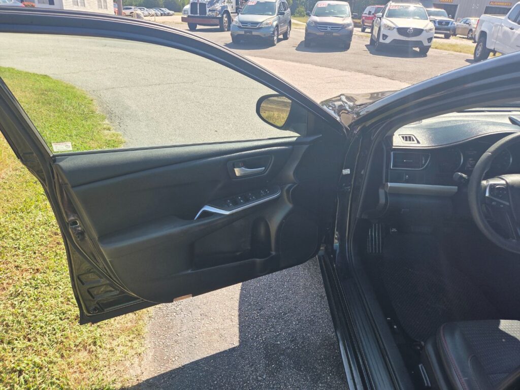 2015 Toyota Camry SE