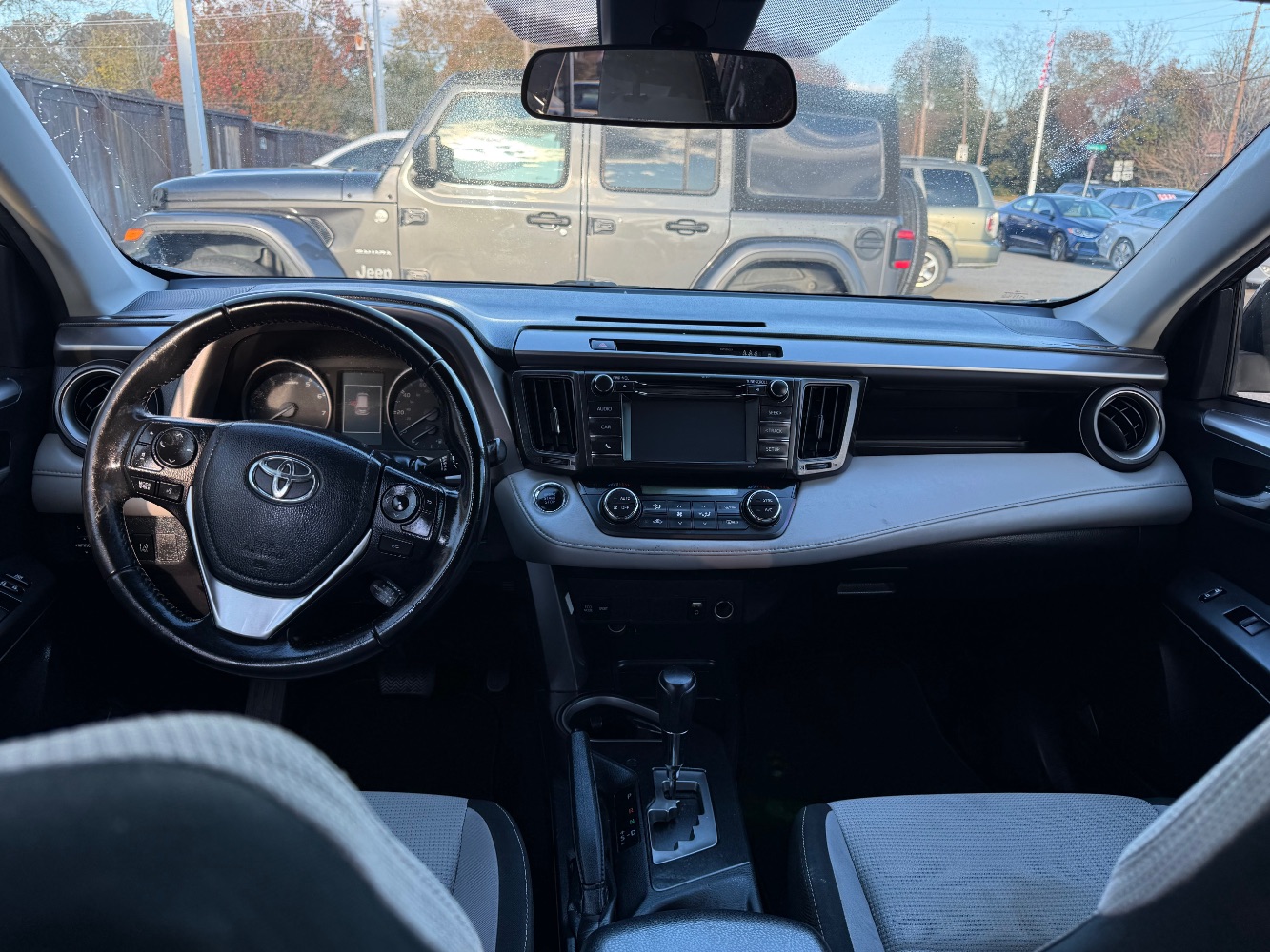 2018 Toyota RAV4 XLE - Photo 8