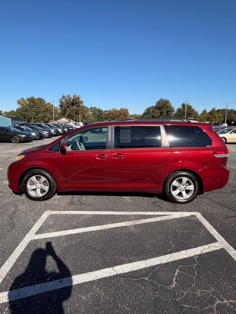 2012 Toyota Sienna LE V6 7 Passenger Auto Access Seat | LE V6 8 Passenger