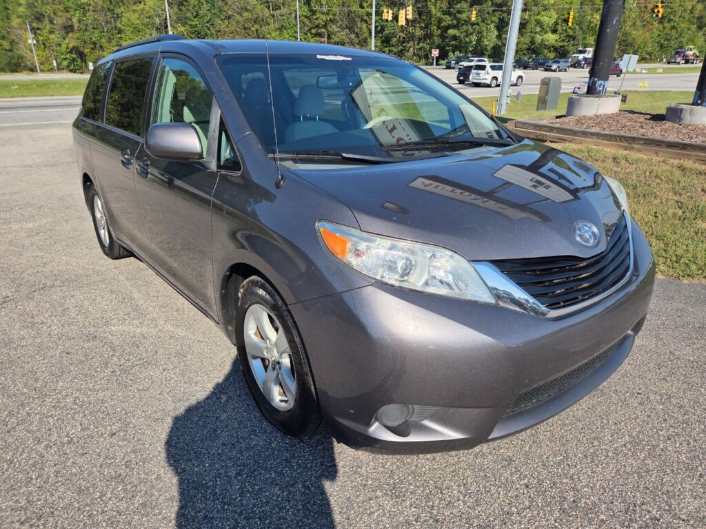 2014 Toyota Sienna LE 7 Passenger Mobility
