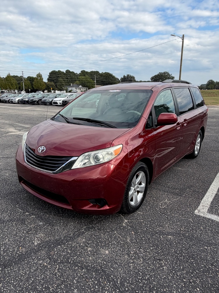 2013 Toyota Sienna LE V6 7 Passenger Auto Access Seat | LE V6 8 Passenger