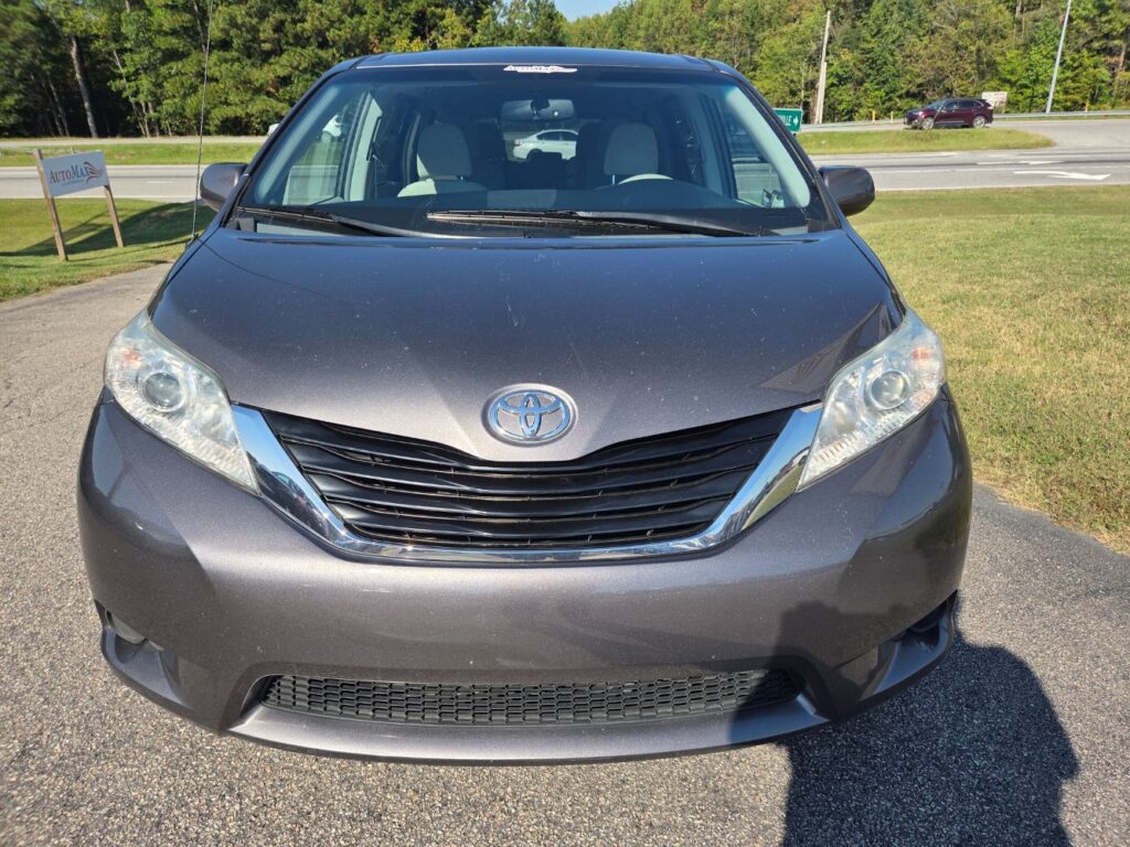 2014 Toyota Sienna LE 7 Passenger Mobility