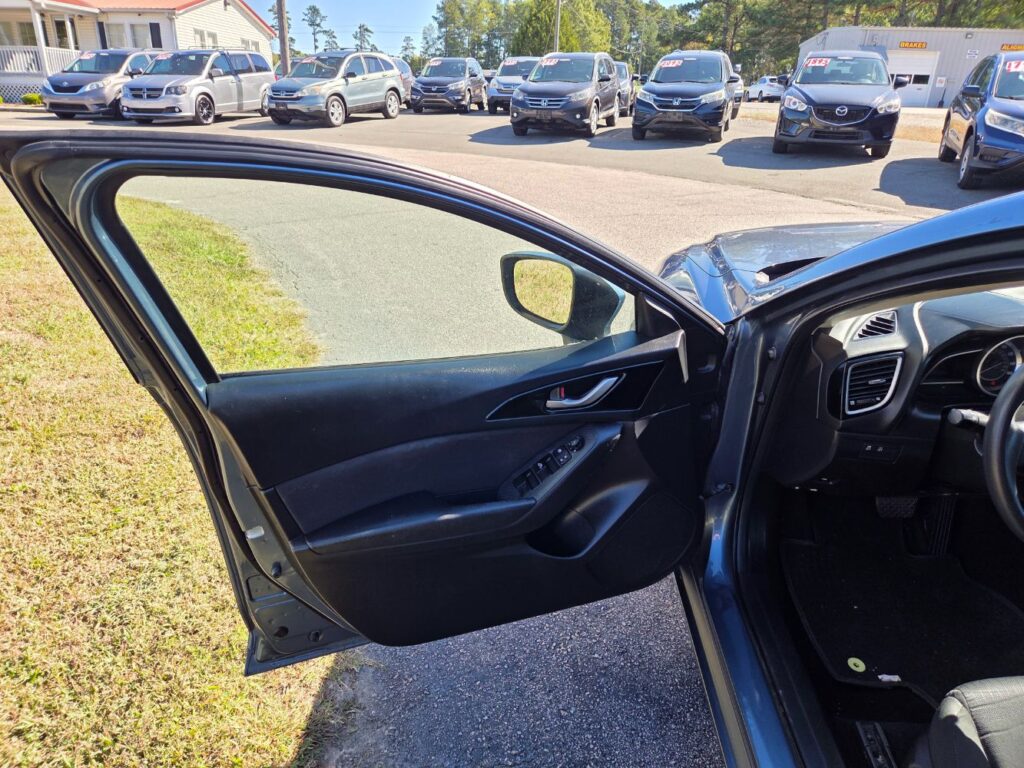 2016 Mazda 3 i Sport