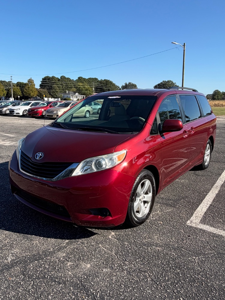 2012 Toyota Sienna LE V6 7 Passenger Auto Access Seat | LE V6 8 Passenger