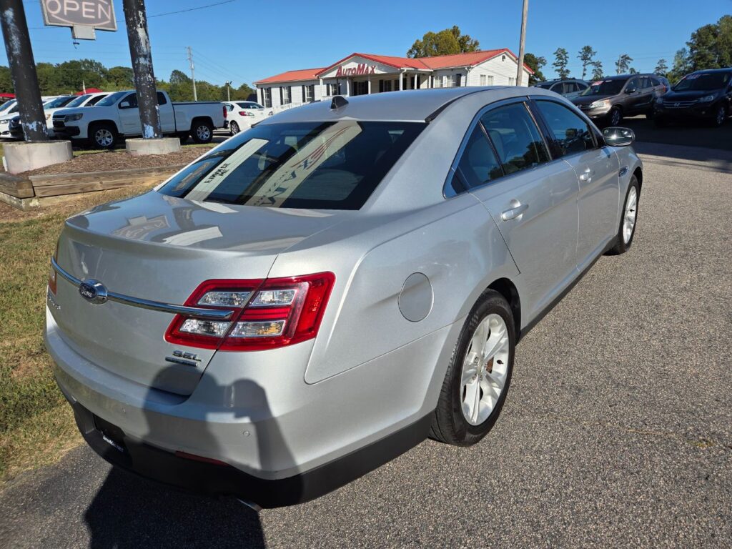 2016 Ford Taurus SEL