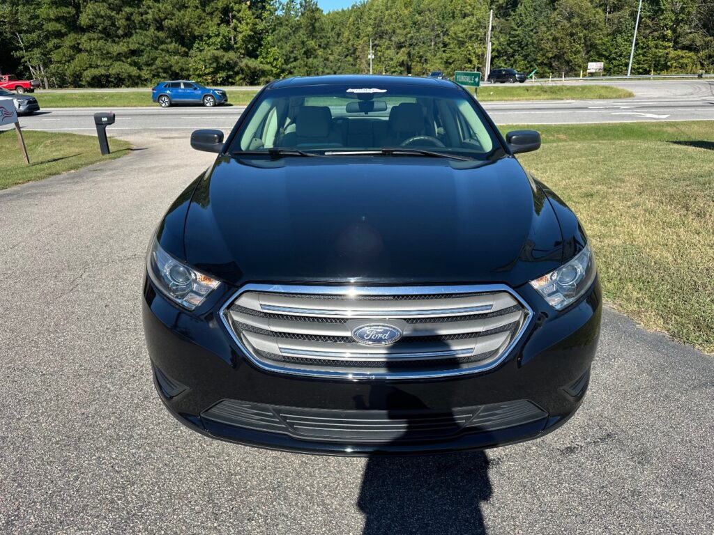2016 Ford Taurus SE