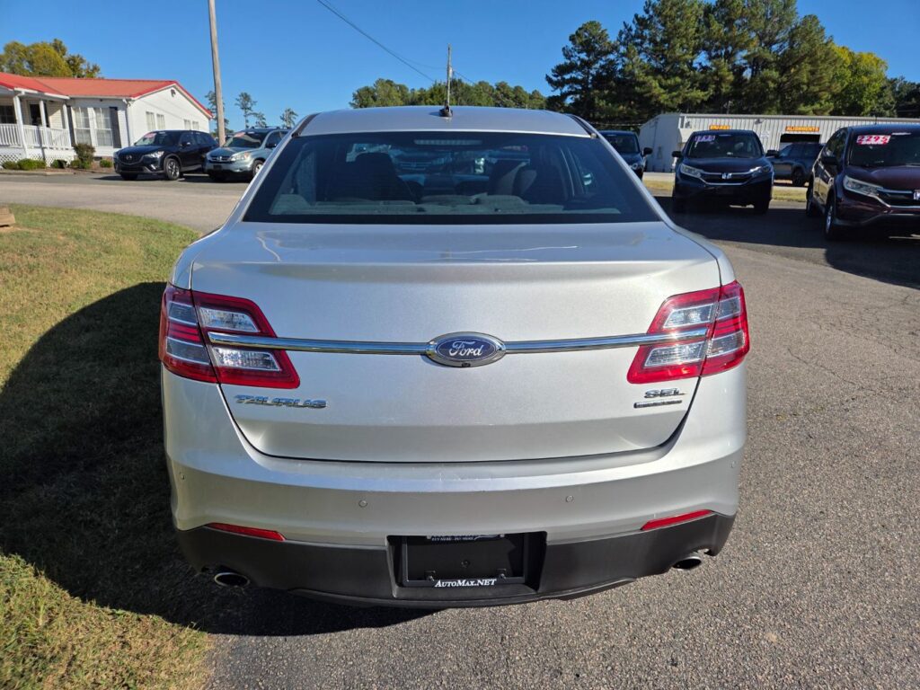 2016 Ford Taurus SEL